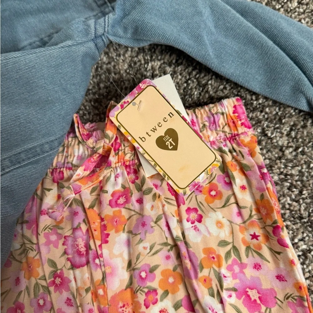 btween Toddler Girl Blue Jean Jacket and Floral Pants Matching Set Size 2T NWT - Picture 3 of 3